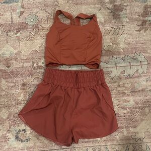 🩷 Athletic Set in Rust NWOT fitness set workout crop running shorts no liner